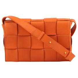 Bottega Veneta-Bottega Veneta Maxi Intrecciato Cassette Leather Shoulder Bag in vibrant Orange-Orange