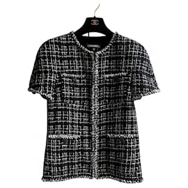 Chanel-Iconica giacca nera in tweed primaverile del 2019-Nero