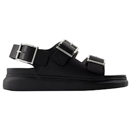Alexander Mcqueen-Seal Sandals - Alexander McQueen - Calfskin - Black-Black