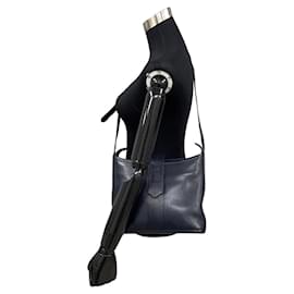 Yves Saint Laurent-Umhängetasche aus Leder mit Monogramm-Andere