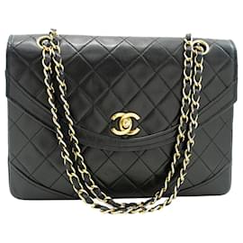 Chanel-Black Half Moon vintage 1986 Chain Shoulder Bag-Black