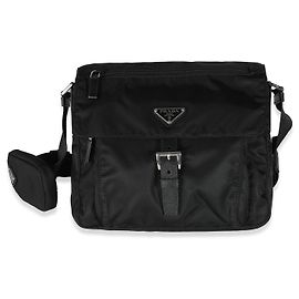 Borsa a tracolla con tasca frontale in re-nylon nera Prada Nero