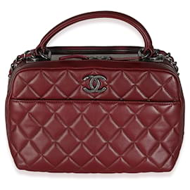Chanel-Bolsa de boliche Chanel Borgonha acolchoada em pele de cordeiro média CC-Vermelho