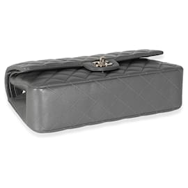 Chanel-Chanel 22Un sac à rabat doublé classique en cuir d'agneau matelassé gris-Marron