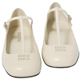 Miu Miu-Sapatos de bailarina Miu Miu cor marfim-Branco
