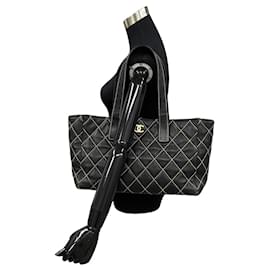 Chanel-Chanel CC Wild Stitch Tote Bag Leder Tote Bag in gutem Zustand-Andere