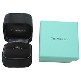 Tiffany & Co-Anello Tiffany & Co Tiffany T Wire in metallo dorato-D'oro