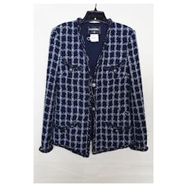 Chanel-11K$ Paris / Dallas Star Studded Tweed Jacket

11.000 $ Paris / Dallas mit Sternen besetzte Tweed-Jacke-Marineblau