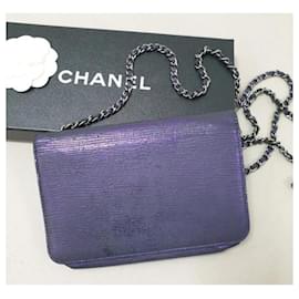 Chanel-Chanel Púrpura Metálico Cocodrilo Impreso WOC intemporal con efecto craquelado.-Morado oscuro