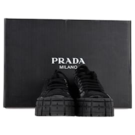Prada-Prada tênis com plataforma roda forrada em lantejoulas pretas-Preto