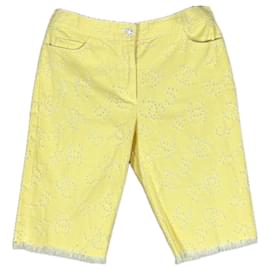 Chanel-Logo de CC No 5 en shorts de mezclilla.-Amarillo