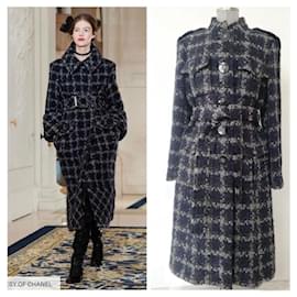 Chanel-Casaco de Tweed com Cinto Cosmopolita Paris 11K$-Azul marinho