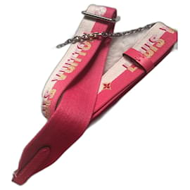 Louis Vuitton-Easy pouch on strap-Rose