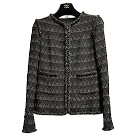 Chanel-Veste en tweed Paris / Dallas avec boutons CC à 8 000 $.-Multicolore