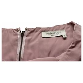 Yves Saint Laurent-Saia de seda rosa empoeirada Yves Saint Laurent 100% seda acima do joelho em camadas tamanho XS.-Rosa