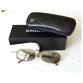 Chanel-Nunca usado - com óculos de bronze/dourado brilhante-Marrom,Dourado,Metálico,Bronze,Castanha,Castanho claro,Caramelo,Castanho escuro,Gold hardware,Camelo