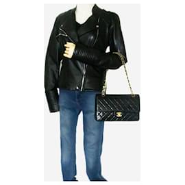 Chanel-De color negro 2000-2002 bolso Classic mediano con solapa y forro de piel de cordero-Negro