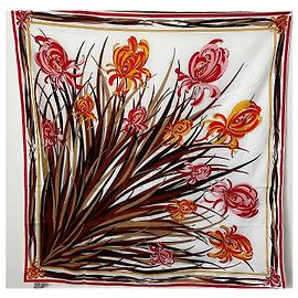 Beautiful square in 100% made in Italy cotton, signed EMILIO PUCCI White