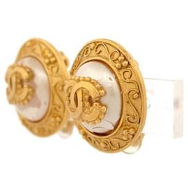 Chanel-VINTAGE CHANEL EARRINGS 1996 CLIPS LOGO CC PEARLS BOX EARRINGS-Golden