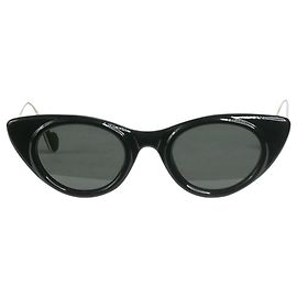 Moncler Black cat eye sunglasses Black