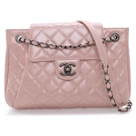 Chanel-Chanel Pink CC Aba de acordeão em couro de bezerro esmaltado-Rosa