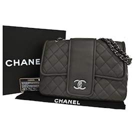 Chanel-Chanel Timeless-Grau