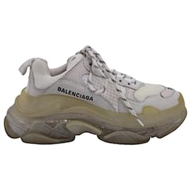 Balenciaga-Balenciaga Triple S Clear Sole Sneakers in Ecru/Off-White Polyurethane-White,Cream