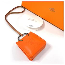 Hermès-Hermes Milo Shopping Bag Charm Chaveiro de couro em excelente estado-Outro