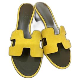 Hermès-Sandales Oasis, couleur jaune topaze en daim-Jaune