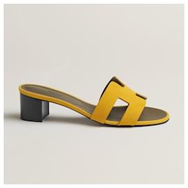 Hermès-Sandalias Oasis de gamuza amarillo topacio talla 37,5.-Amarillo,Verde oscuro