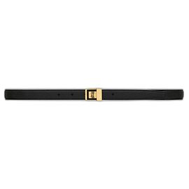 Saint Laurent CINTO FINO 66 COM FIVELA DE COURO DE CORDEIRO MARTELADO Preto