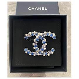 Chanel-Pins & brooches-White,Blue