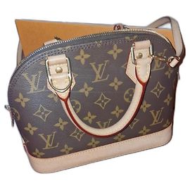 Bolsa Alma BB Louis Vuitton Marrom