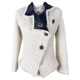 Chanel-Chaqueta de tweed con botones de joya CC icónicos de Chanel París / Edimburgo.-Crudo