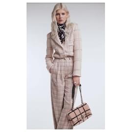 Chanel-Campaña publicitaria de 2021: Chaqueta de tweed-Rosa