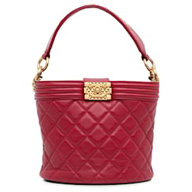 Chanel-Chanel Red calf leather Boy Bucket Bag-Red