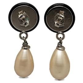 Chanel-Boucles d'oreilles pendantes en perles de strass Chanel CC Boucles d'oreilles en métal en bon état-Autre