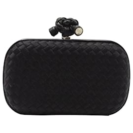 Bottega Veneta-Bottega Veneta Clutch con nudo Intrecciato en satén negro-Negro