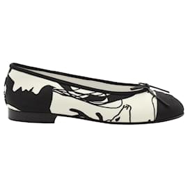 Chanel-Chanel Cap Toe CC Printed Ballet Flats in White Canvas-Other
