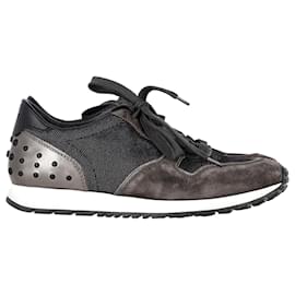 Tod's-Sneakers basse con dettaglio gommino di Tod's in pelle scamosciata grigia-Grigio