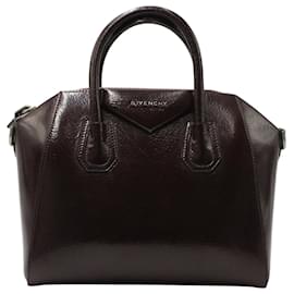 Valentino Garavani-Valentino Bolsa grande com alça forrada Rockstud Demilune em couro de bezerro preto-Preto