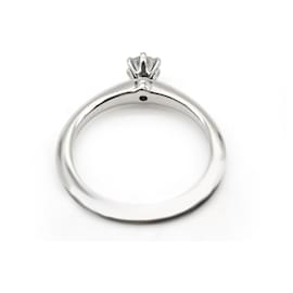 Tiffany & Co-TIFFANY & CO. Anello di fidanzamento con diamante in platino E VS2 0.19 ctw-Argento,Metallico
