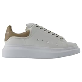 Alexander Mcqueen-Oversized Sneakers - Alexander Mcqueen - Leather - White/Beige-White