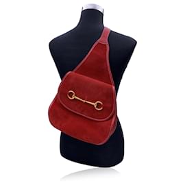 Gucci-Vintage Rot Wildleder Horsebit Rucksack Sling Schultertasche-Rot