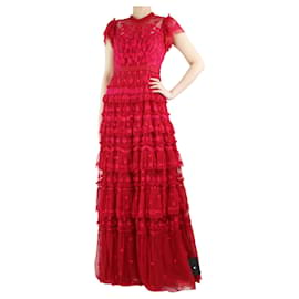 Needle & Thread-Robe longue à plusieurs niveaux en maille brodée de fleurs rouges - taille UK 10-Rouge