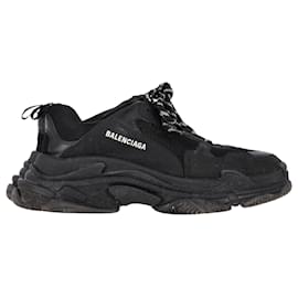 Balenciaga-Balenciaga Triple S Sneakers in Black Polyurethane -Black