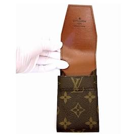 Louis Vuitton-Louis Vuitton Pitillera con monograma Funda para teléfono móvil Etui Canvas Otros 253lvs719 En muy buenas condiciones-Otro