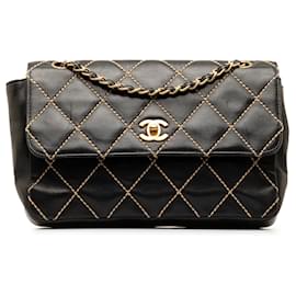 Chanel-Chanel Preto CC Wild Stitch Aba de pele de cordeiro-Preto