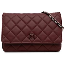 Chanel-Portafoglio Chanel rosso classico in pelle di agnello con catena-Rosso