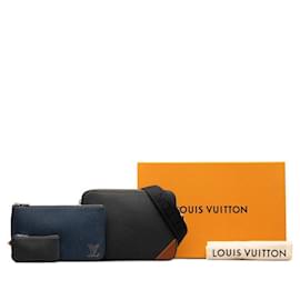 Louis Vuitton-Louis Vuitton Trio Messenger Bolsa Crossbody De Couro M21544 Em uma boa condição-Outro